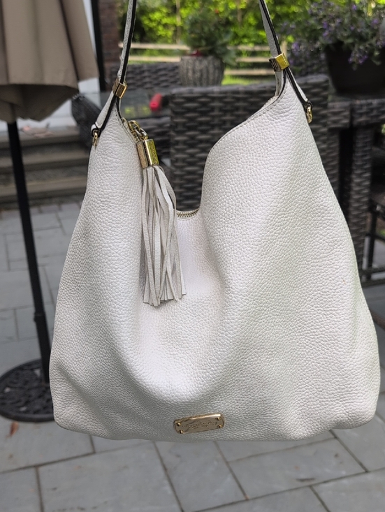 Michael Kors Handbags - Michael Kors Cream Pebbled Leather Hobo With Crossbody Strap. EUC